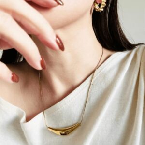 Gilded Arc Tapered Slider Pendant